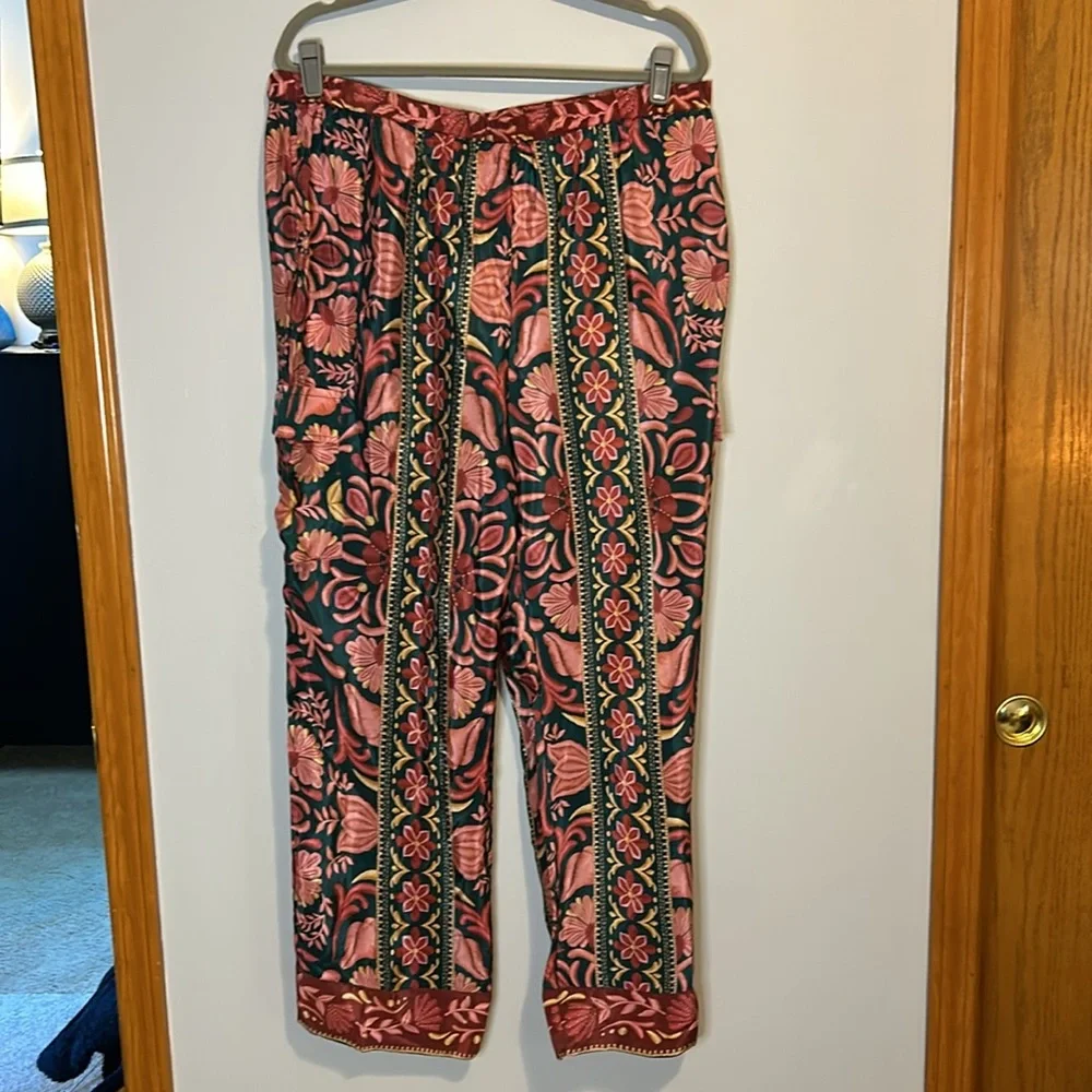 🆕 Farm Rio Seashell Tapestry Cargo Pants multiple sizes available BIN F - Picture 6 of 7